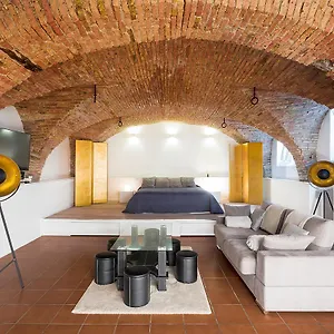 dungeon-apartment.hotels-in-ljubljana.com/